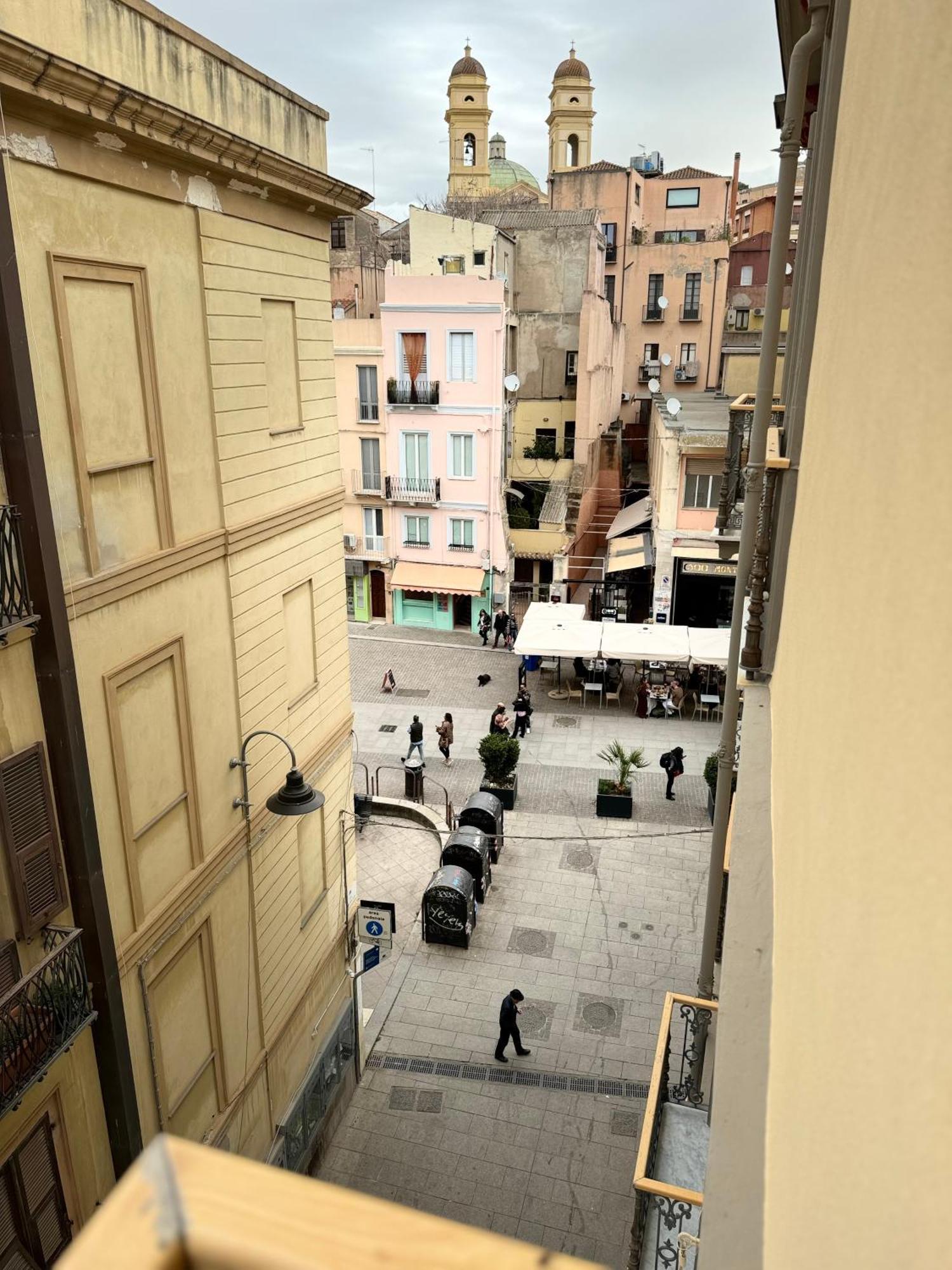 Fl Apartments Nel Corso Cagliari Luaran gambar
